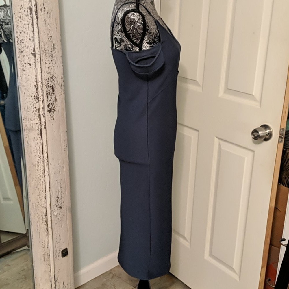 ✨5/$25✨ Topshop navy cutout midi dress - Picture 6 of 8